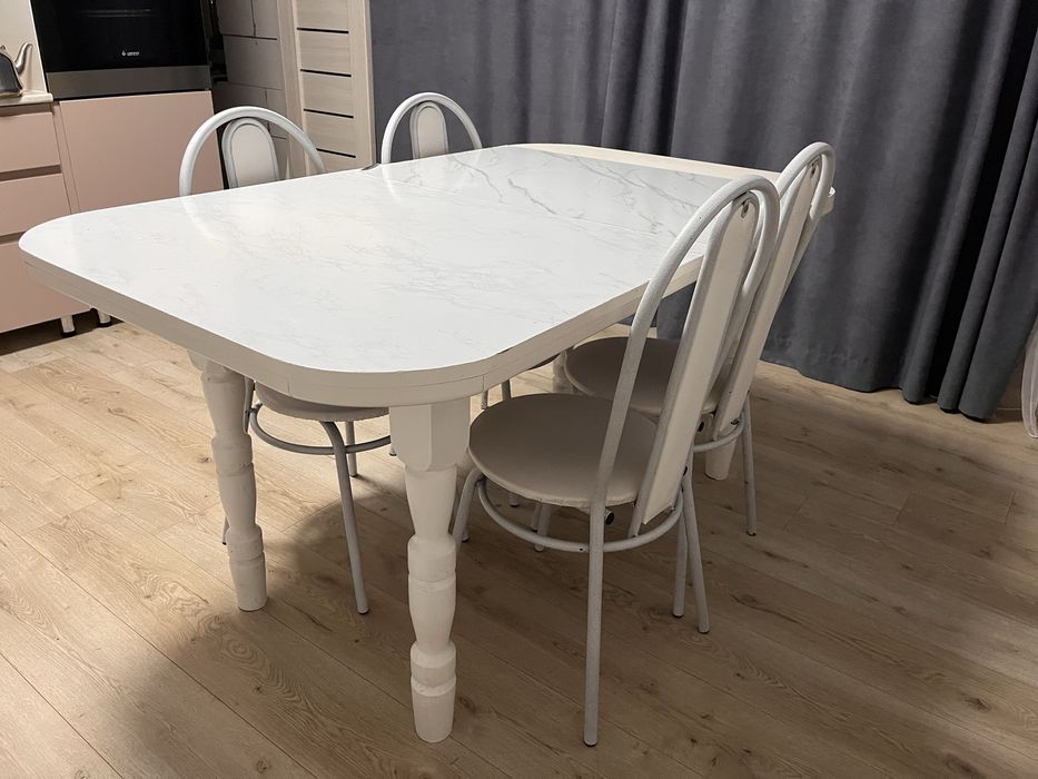 Продам стол со стульями