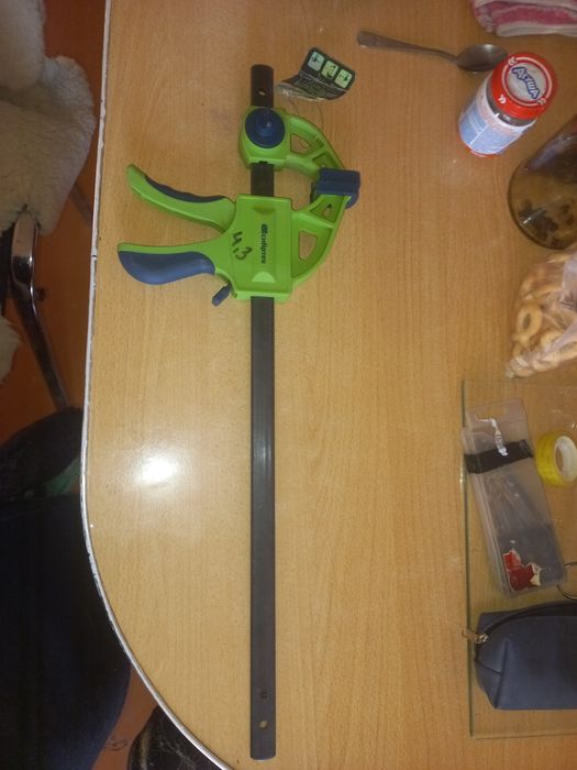 Струбцина новая продам