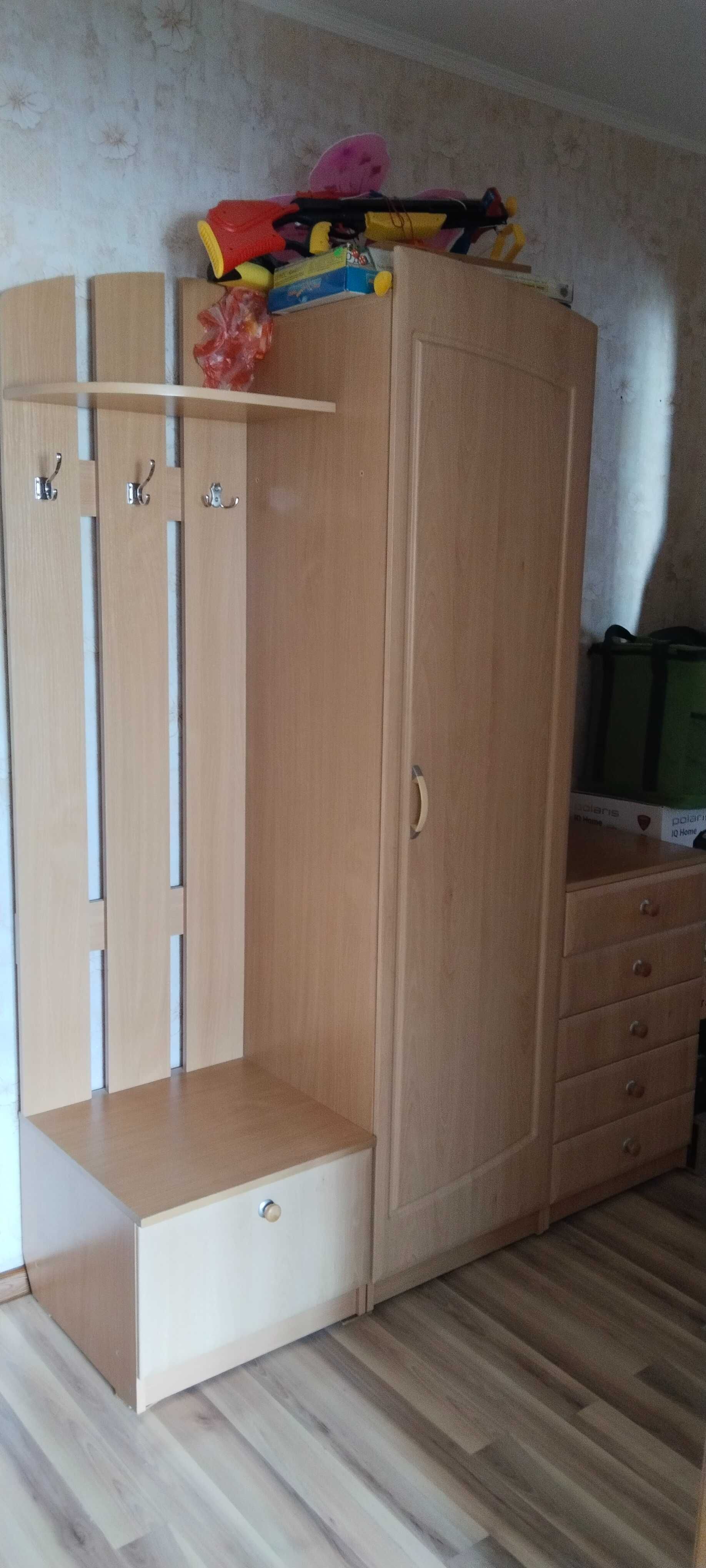 Продам  прихожую