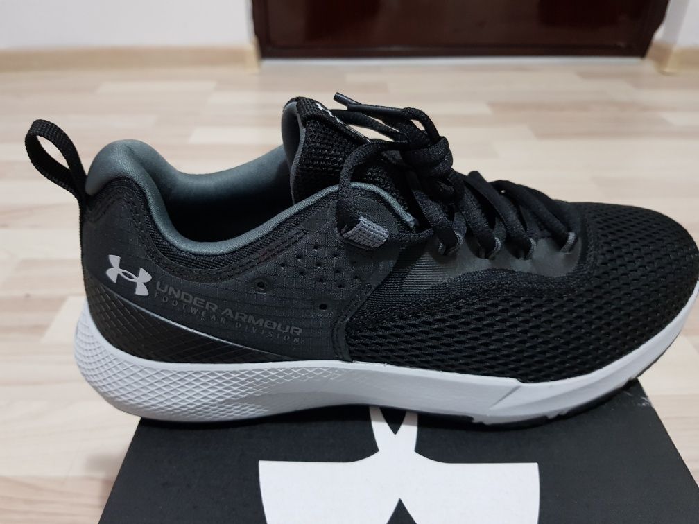 Adidasi Under Armour - Charged Focus - Noi