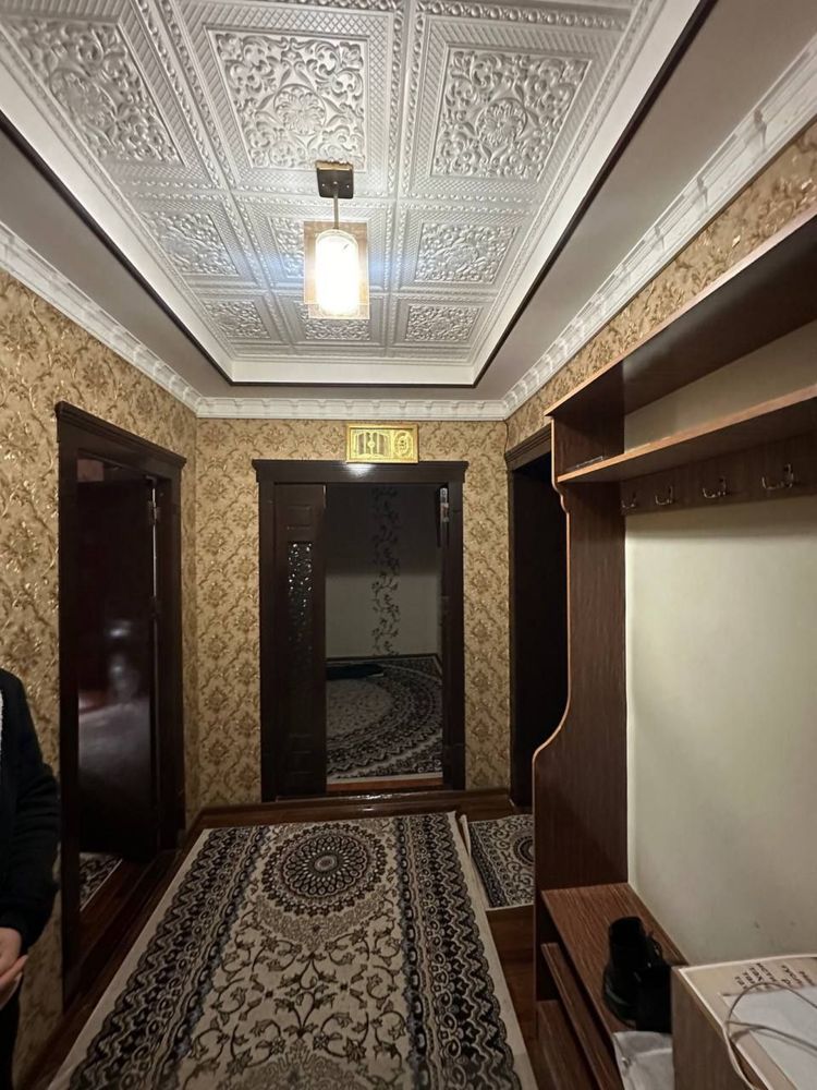 Qarshi shahar markazidan 3 xonali yevroremont uy sotiladi.