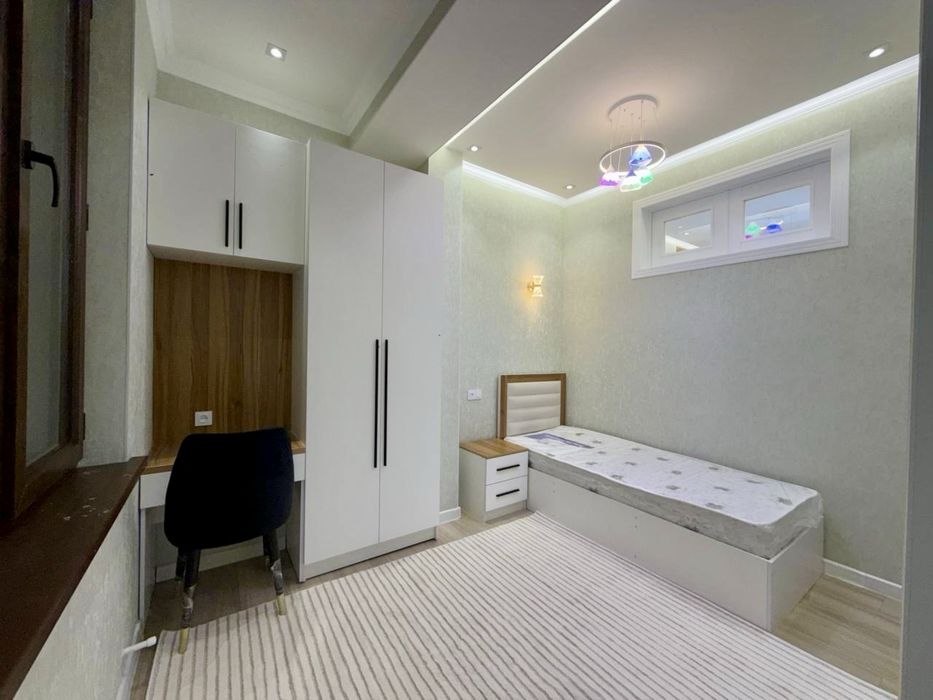 3х комнатная студия, на 4 этаже. Гагарина.