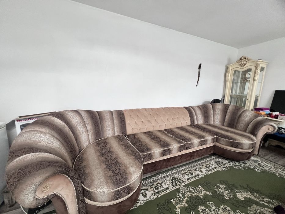 Диван 60.000  и гостинный диван 180.000