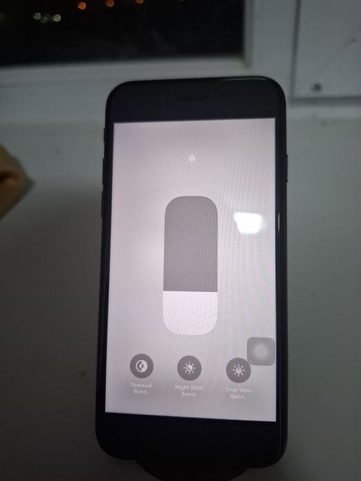 Айфон  se 2020 .