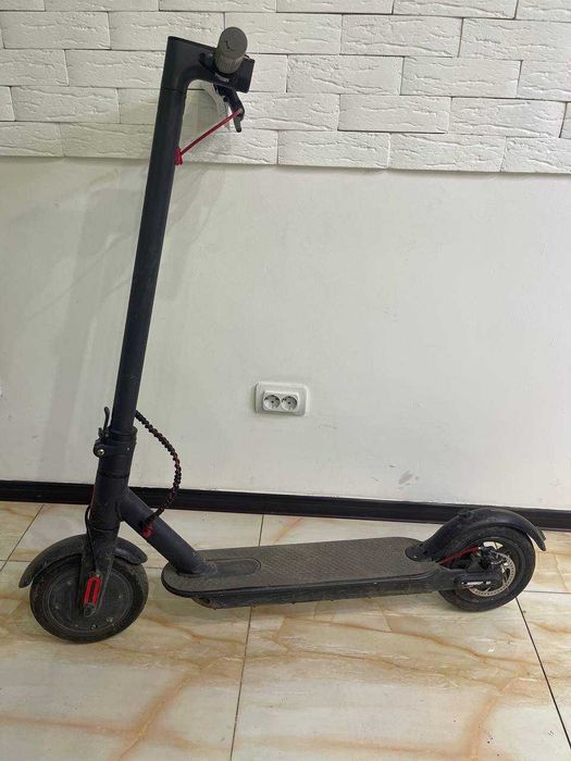 Электросамокат Xiaomi Mijia M365 (Астана, Богенбая 54) лот 781018