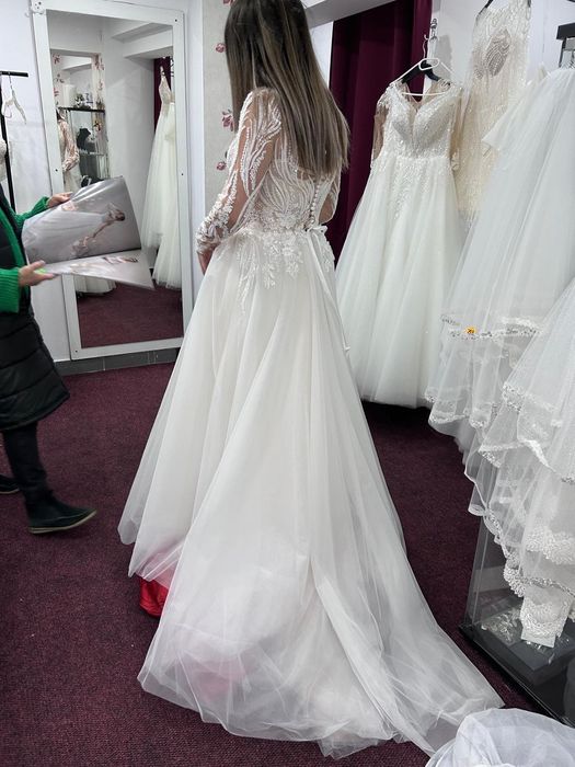 Rochie de mireasa purtata o singura data