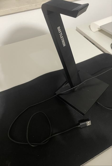 Vand Tastatura , maus, suport casti ,suport monitor , covoras