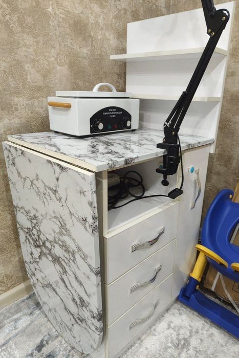 Качественный удобный компактный проф-ый Маникюрный стол  Manikur stol