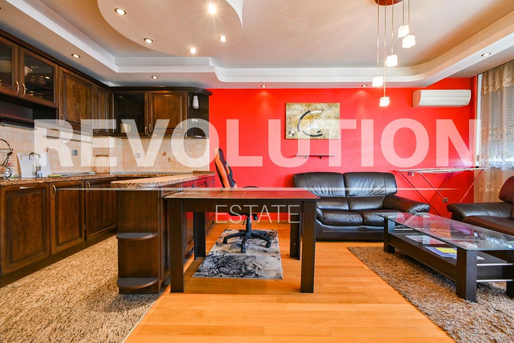 Дава се под наем Двустаен апартамент в София, Младост 1 - 72 кв.м за 600 € - Снимка #1