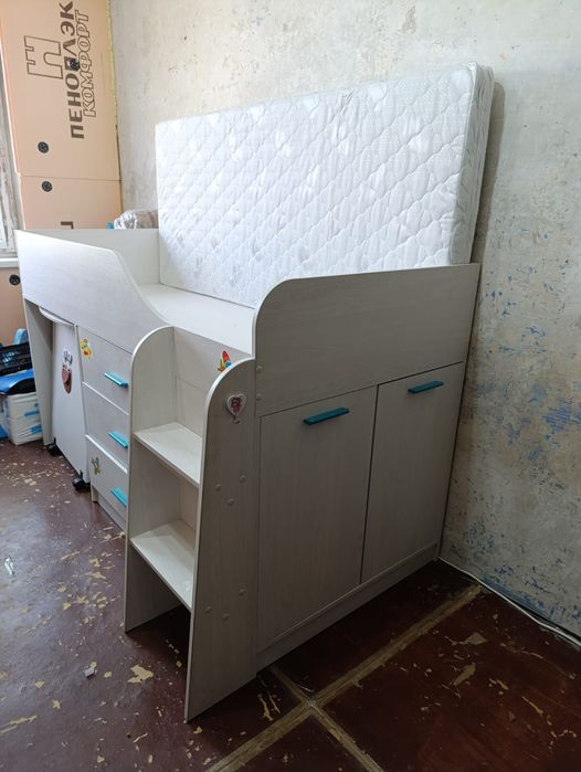 Детская кровать на возраст от 5 до 15