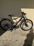 Vand bicicleta GIANT Roam 2
