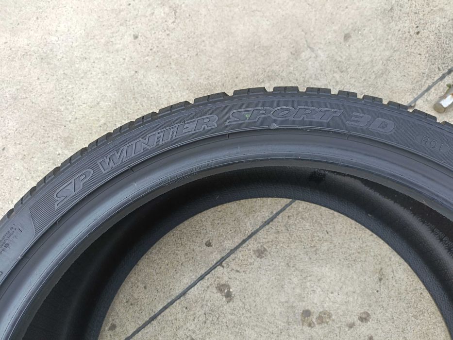 Doua anvelope de iarna 265 35 20 dunlop winter 3D profil 6,5 mm