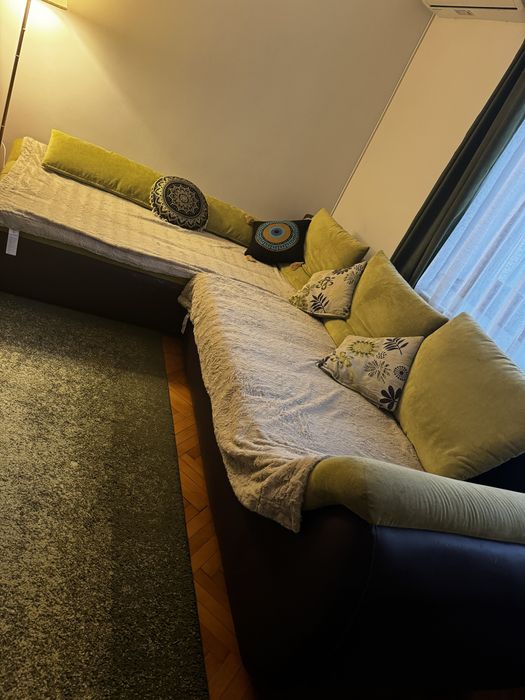 Coltar extensibil cu mici uzuri estetice cu spatiu de depozitare