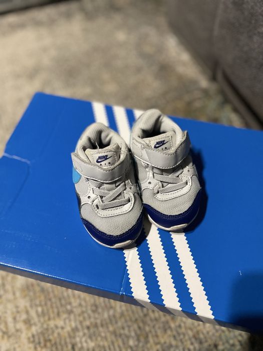 Маратонки Nike,crocs,hm