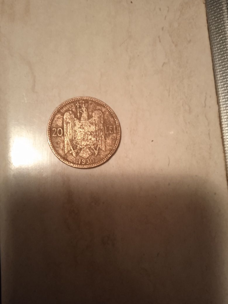 Moneda 20 lei din 1930 Regele Carol al Românilor cred că este din bron