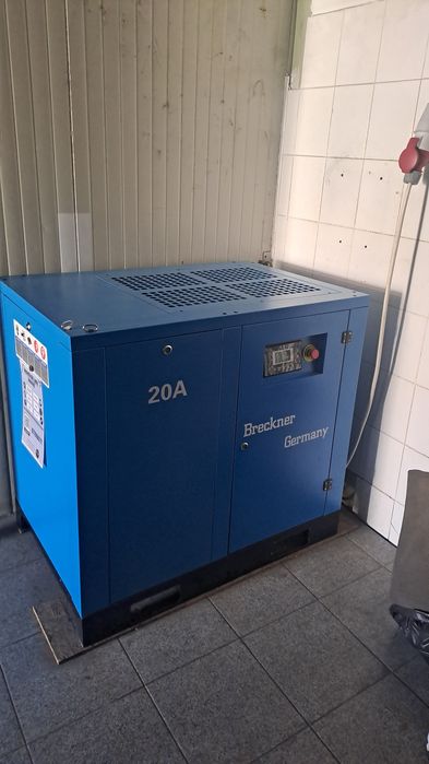 Vand compresor cu șurub. 15 kw rezervor și uscator! debit 3,2 m3  apro