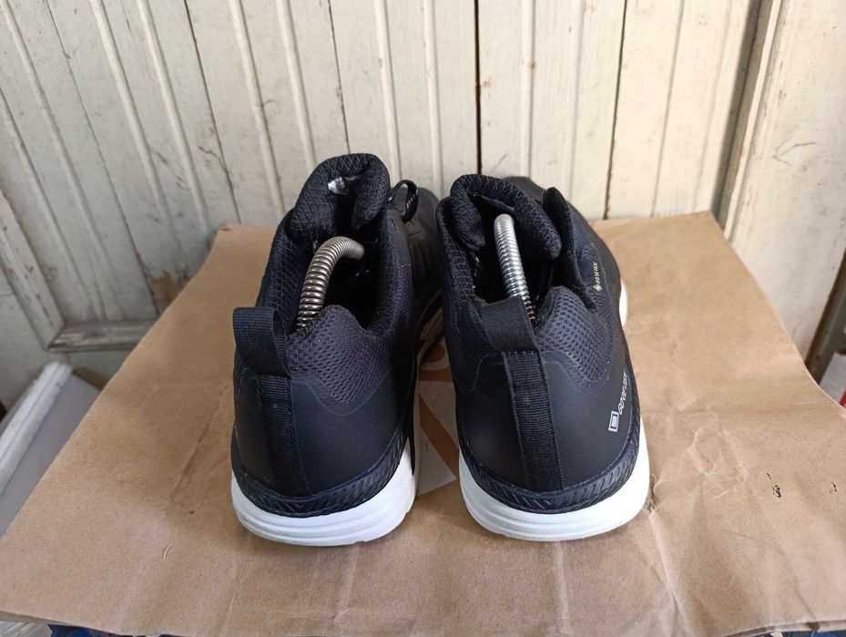 ''Polecat Actio Track Gore-Tex''оригинални маратонки 44 номер