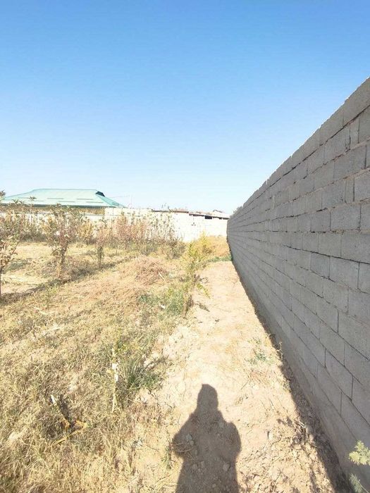 Shahar yaqinida barcha sharoitlarga e'ga yer maydoni sotiladi