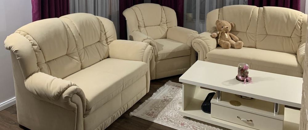 Canapele din piele alcantara in stare impecabila