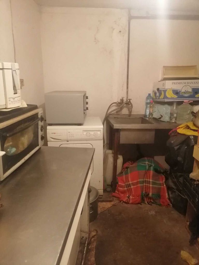 Продава се Къща в Кричим - 178 кв.м за 298 €/кв.м - Снимка #20