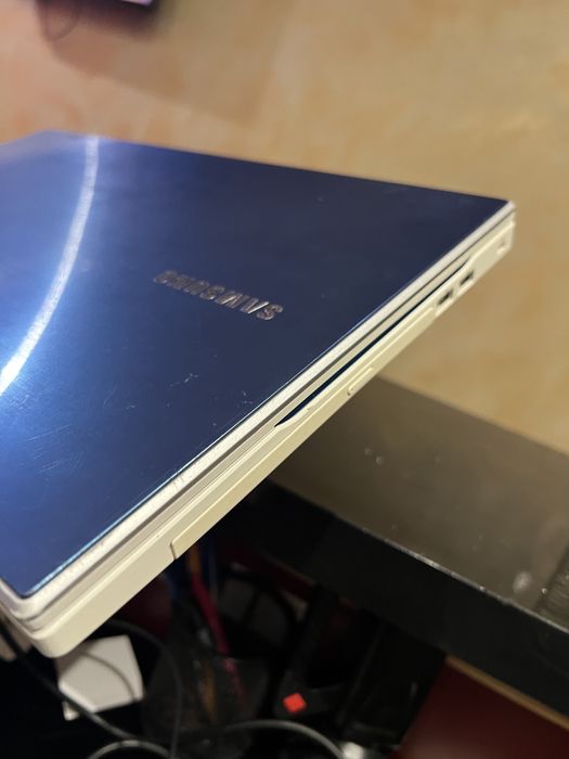 Laptop Samsung 8ram 270gb