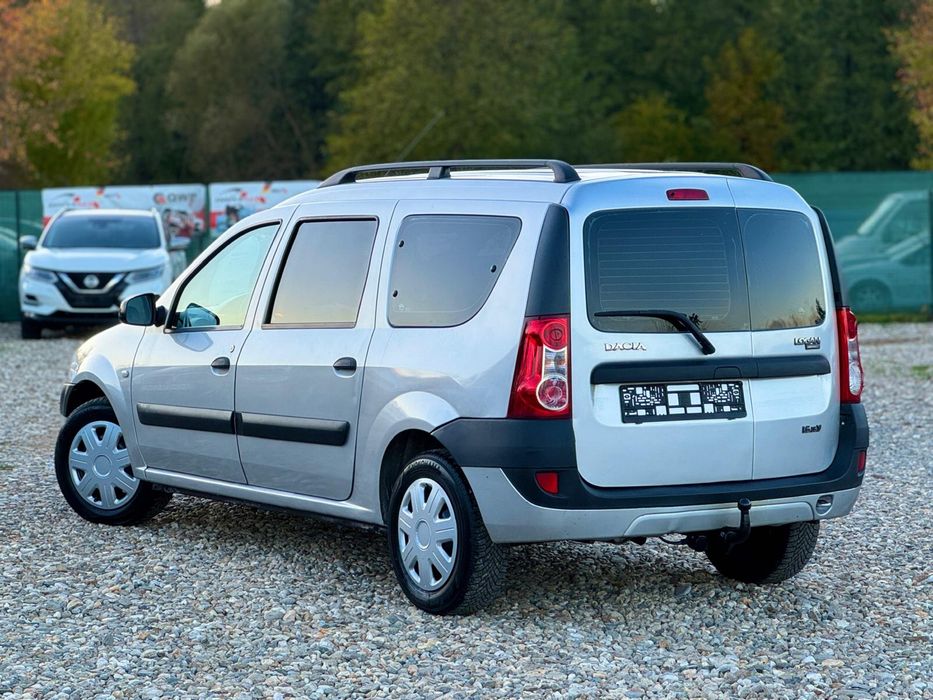 Logan Mcv cu 7 locuri motor 1.6 benzina parc Auto
