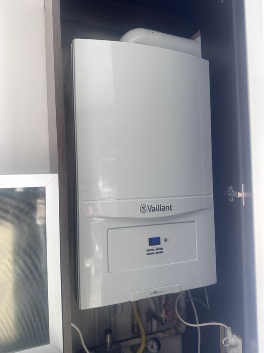 Inchiriez apartament 3 camere central