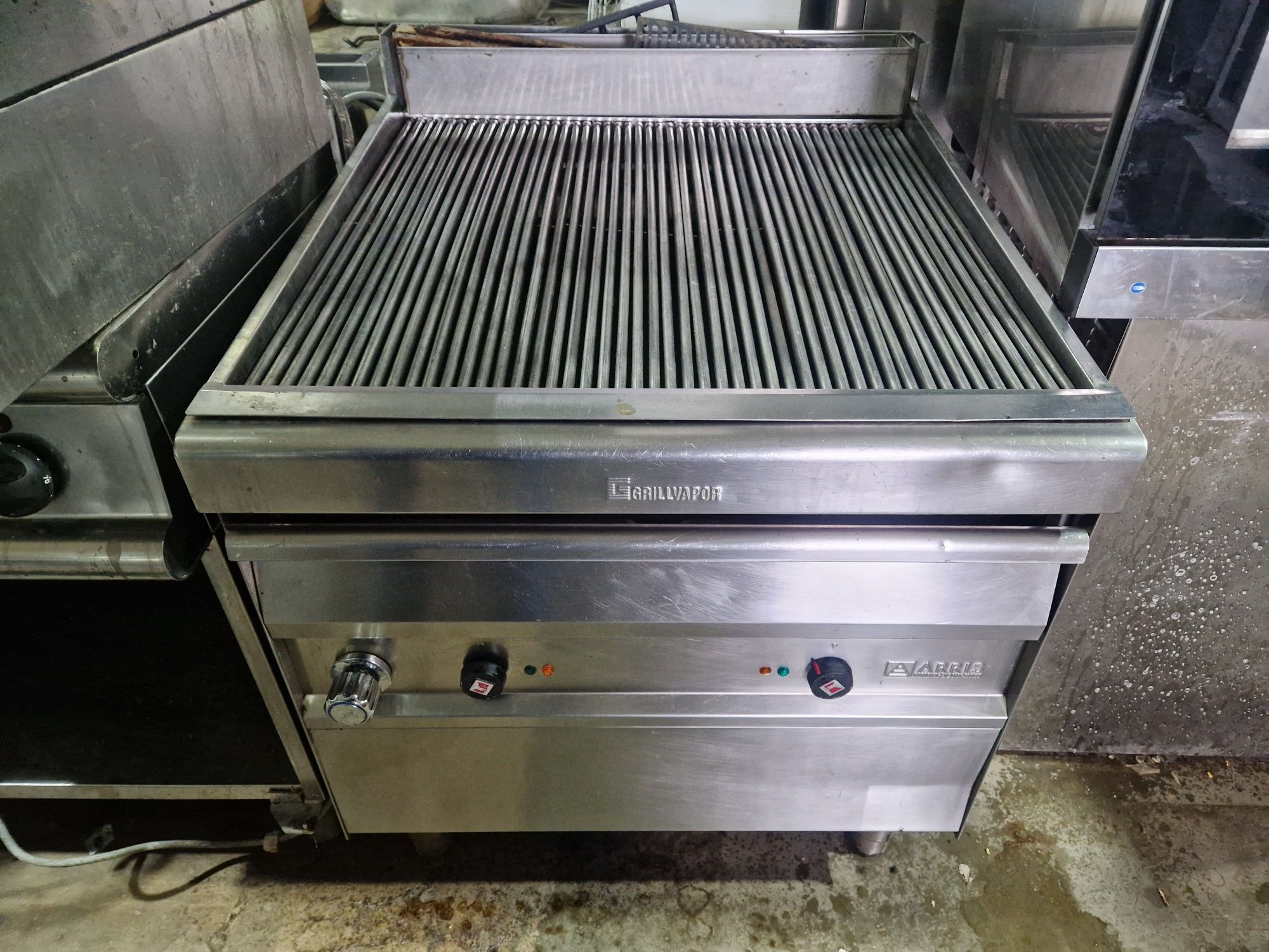 Grill .electric la 380v, cu banc, de.putere,  aparate de gatit electri