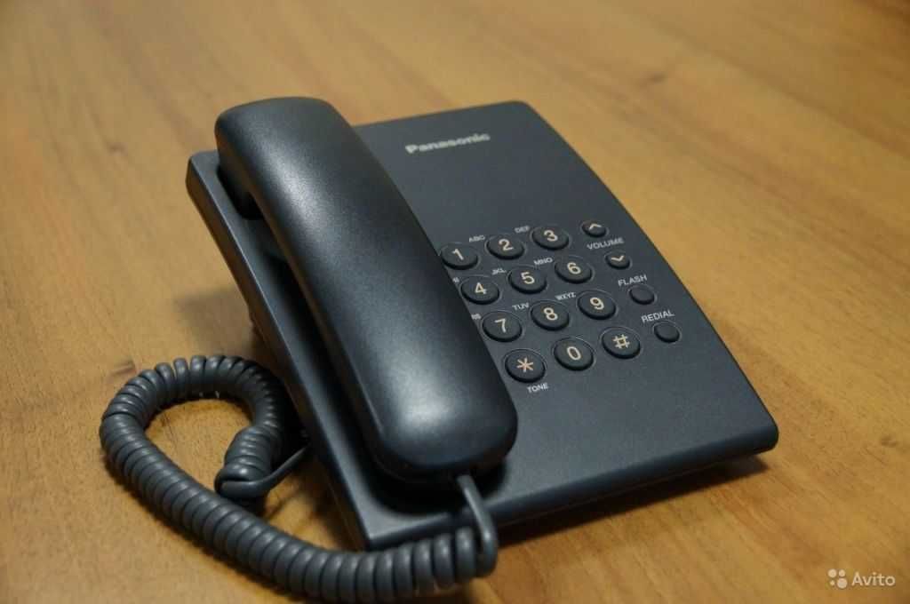 Мини АТС KX-NS500 на 32 линии комплект с телефонами
