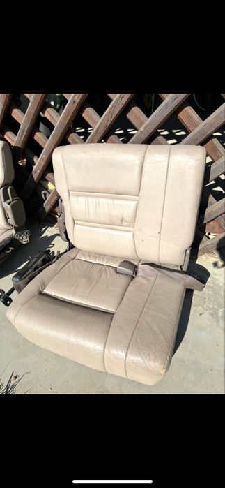 Bancheta/ canapea spate din piele pentru Toyota