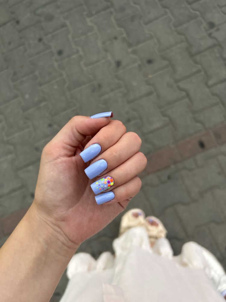 Pun unghii in gel
