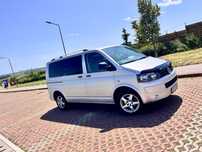 Închiriez VW T5 8+1