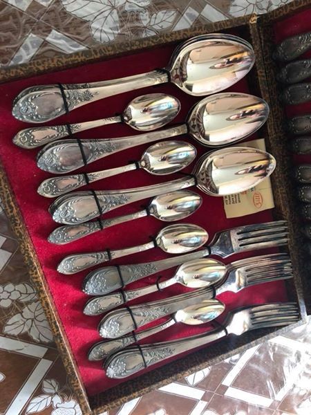 подарок на свадьбу набор столовых приборов новый