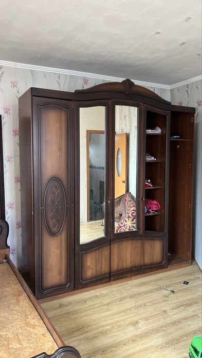 Продам спальную гарнитуру