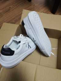 CALVIN KLEIN JEANS
Sneakers Chunky Cupsole Monologo YM0YM00681 White/B