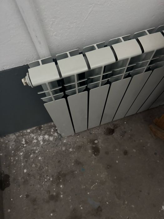 ылыту батареясы. Жылуды жақсы ұстайды.