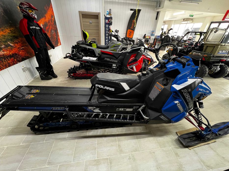 Snowmobil Polaris Assault