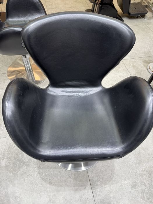 Vand 2 scaune coafor noi