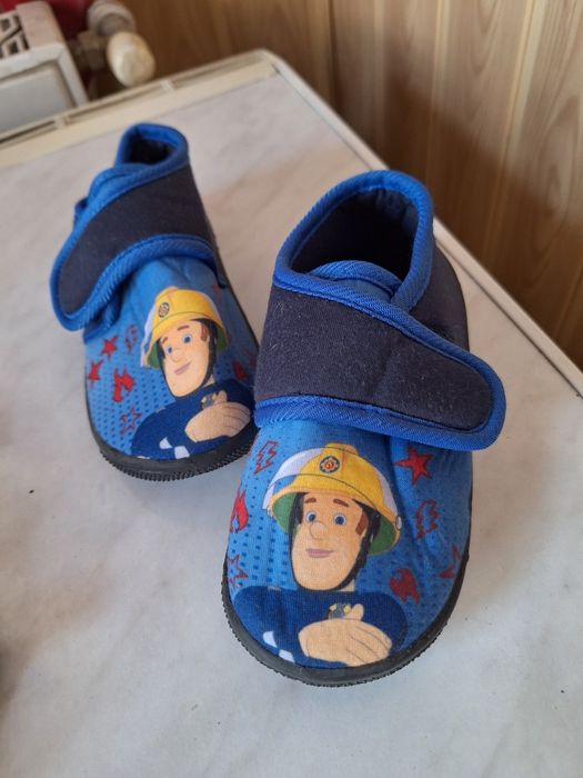 Papuci de casa /botosei marime 25/26