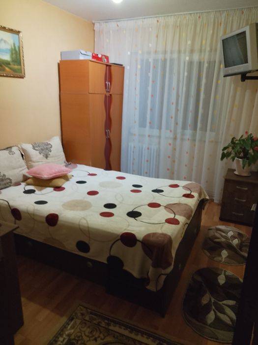 Vând ap cu doua camere et 2