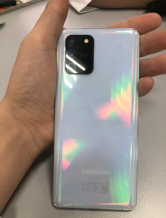 Samsung galaxy S10lite.  5G