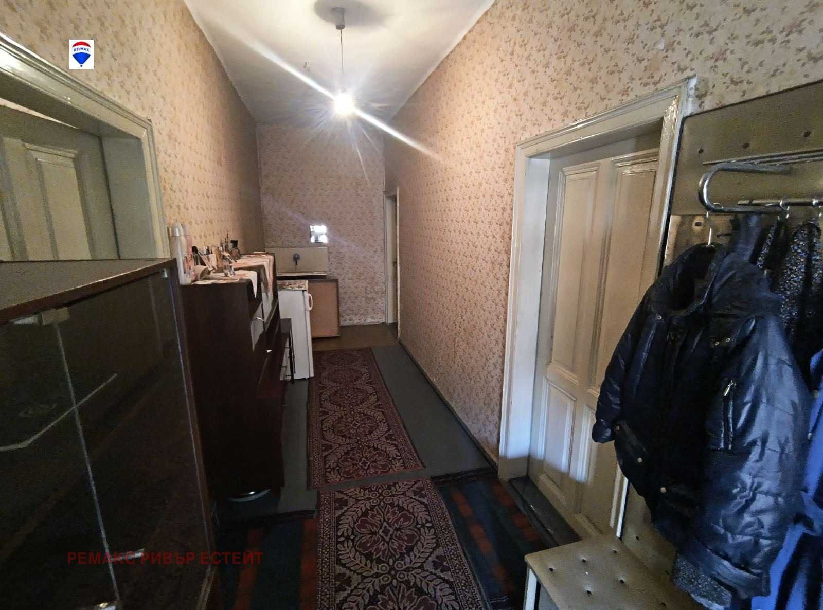 Етаж от къща под наем в центъра на гр. Русе
