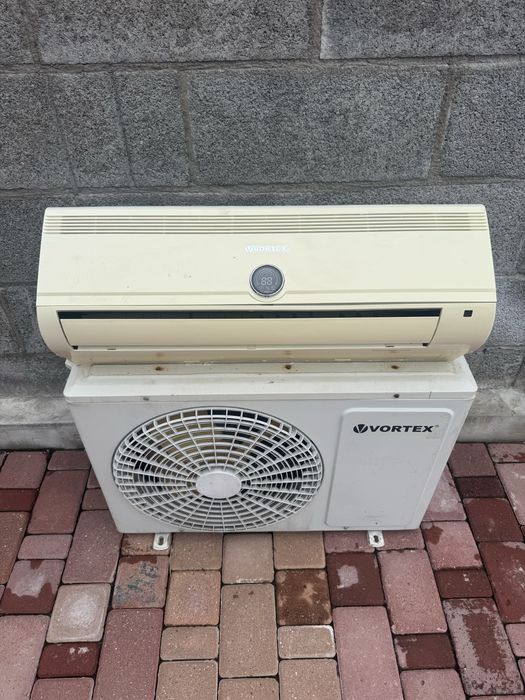 Aparate aer conditionat 12000 btu cu freon stare perfecta