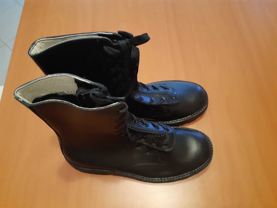 Bocanci barbati piele neagra marimea 44