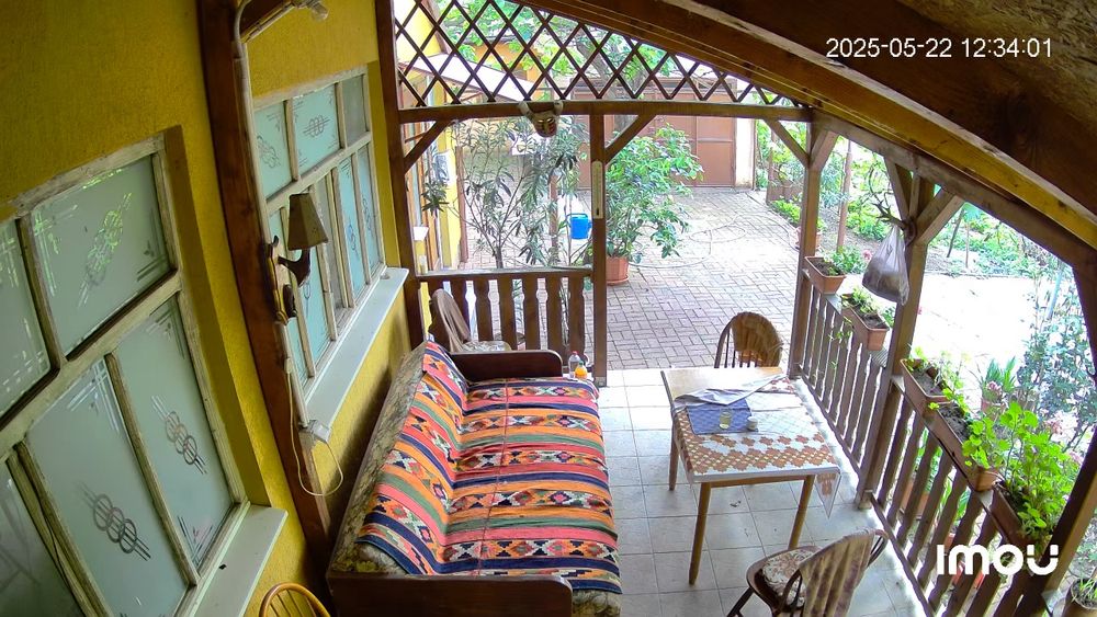 Vând canapea extensibila renovata.