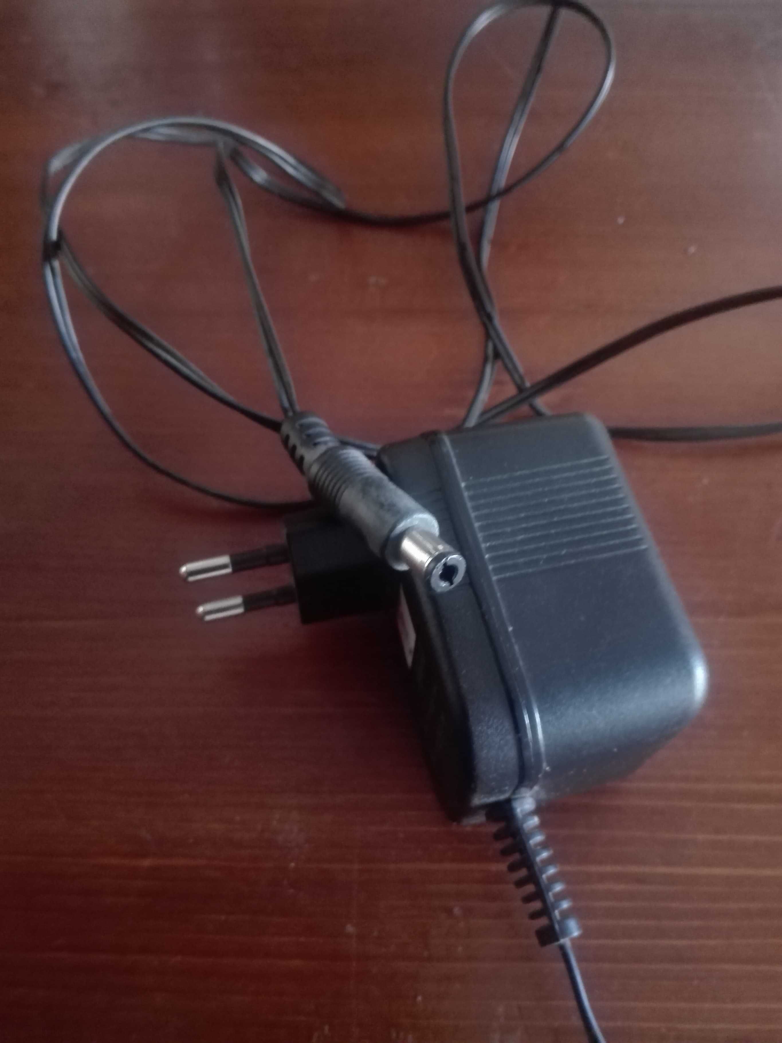 Adaptor 18V 600 mA