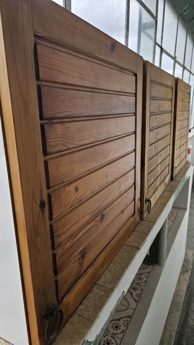Продавам кухненски шкафове