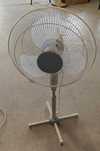 Ventilator cu picior