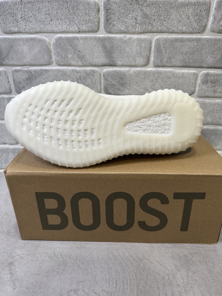 36-45 Yeezy 350 v2 Cream