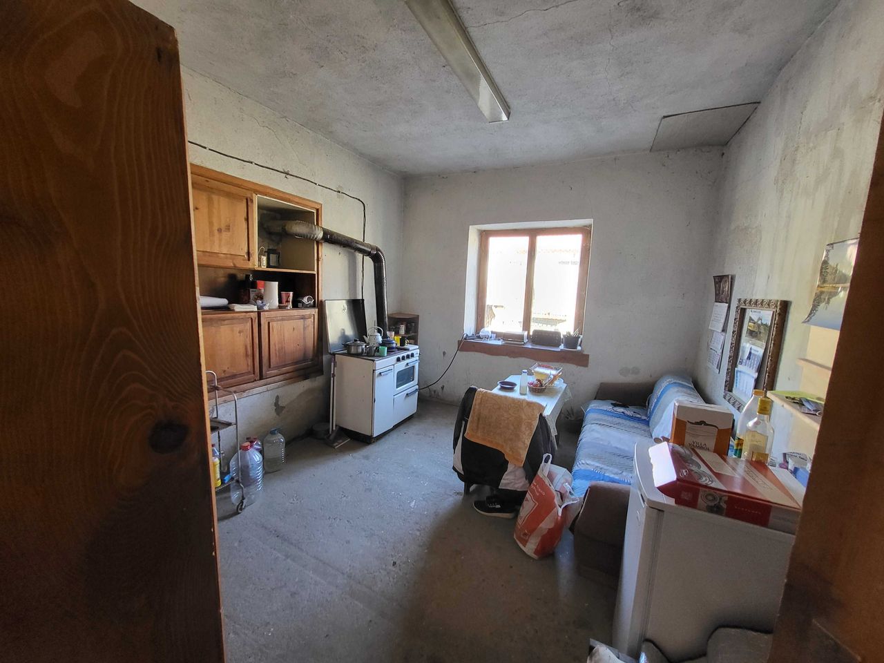 Продава се Промишлена сграда в с. Момчиловци, Област Смолян - 1470 кв.м за 140 €/кв.м - Снимка #14